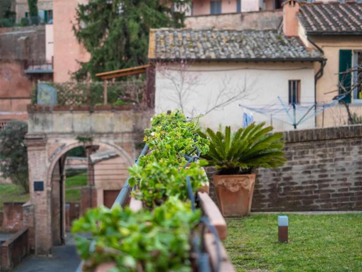 Advocata Nostra Incontro Di Storia E Centralita Siena Eksteriør billede
