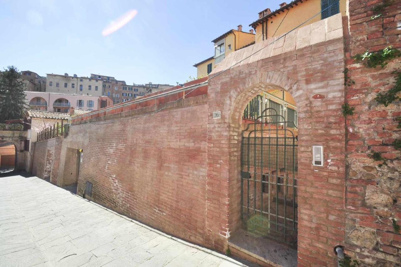 Advocata Nostra Incontro Di Storia E Centralita Siena Eksteriør billede